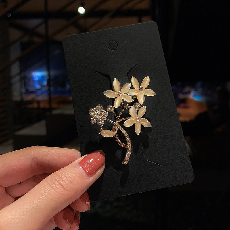 Daisy Pin