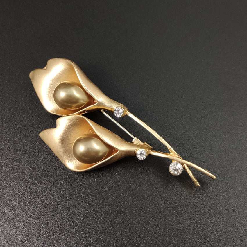 Clean Brooch